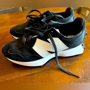 New Balance 327 Women’s